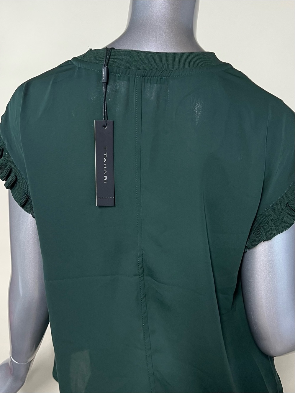 Tahari Women’s Medium Jungle Green Blouse High Neck Ribbed Trim Ruffle Top NEW - Picture 10 of 14
